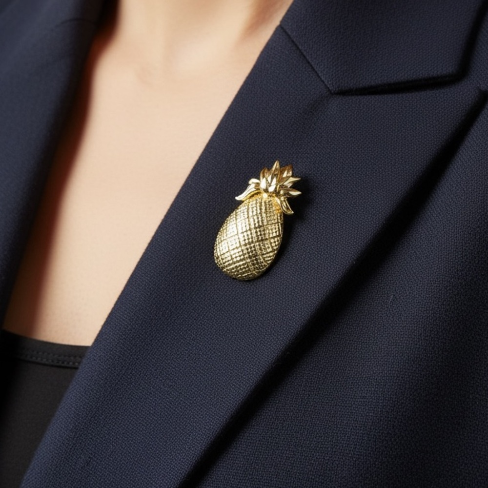 Garnay DAR Pineapple Pin Brooch Pendant Pendant Goldtone
